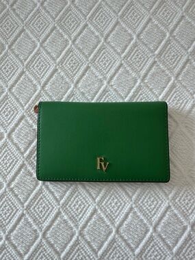 France’s Valentine Green Leather Compact Wallet